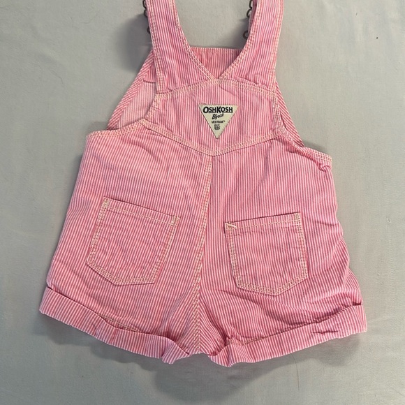 OshKosh B'gosh - denim shortalls. Size 9 months - Picture 4 of 6